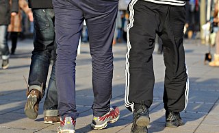 Die Jogginghose gilt als umstritten und ist immer wieder Anlass für Diskussionen. - dpa Die Jogginghose gilt als umstritten und ist immer wieder Anlass für Diskussionen. - dpa