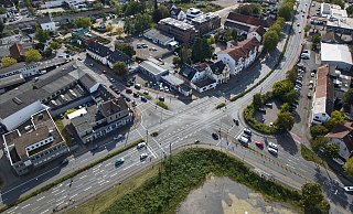 Der Bau des Radschnellweges mit dem Umbau von Kanalstraße und Mindener Straße - hier die Kreuzung mit Eidinghausener Straße und Steinstraße - hat für die Bad Oeynhausener Stadtplanung eine zentrale Bedeutung. - Thorsten Ulonska,Thorsten Ulonska Der Bau des Radschnellweges mit dem Umbau von Kanalstraße und Mindener Straße - hier die Kreuzung mit Eidinghausener Straße und Steinstraße - hat für die Bad Oeynhausener Stadtplanung eine zentrale Bedeutung. - Thorsten Ulonska,Thorsten Ulonska