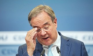 «Wenn es mit anderen Personen besser geht, dann gerne»: Armin Laschet. - Foto: Michael Kappeler/dpa «Wenn es mit anderen Personen besser geht, dann gerne»: Armin Laschet. - Foto: Michael Kappeler/dpa