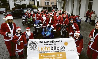 Weihnachtsmarkt - Spendenaktionen 07-12-2013Kurvenjäger - Motorradfahrer als Nikolaus verkleidet... - www.sportpictures.de Weihnachtsmarkt - Spendenaktionen 07-12-2013Kurvenjäger - Motorradfahrer als Nikolaus verkleidet... - www.sportpictures.de