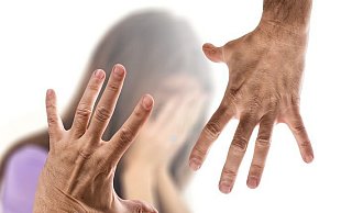 Für viele Frauen gehört Gewalt zu ihrem Alltag. Bundesweit ist jede dritte Frau betroffen – Tendenz steigend. Oft spielt sich alles hinter verschlossenen Türen ab. - Pixabay Für viele Frauen gehört Gewalt zu ihrem Alltag. Bundesweit ist jede dritte Frau betroffen – Tendenz steigend. Oft spielt sich alles hinter verschlossenen Türen ab. - Pixabay