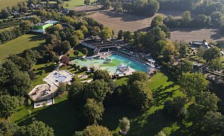 Der Blick auf das Verler Freibad aus der Vogelperspektive. - Roland Thöring Der Blick auf das Verler Freibad aus der Vogelperspektive. - Roland Thöring