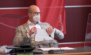 "Der Melderückstau wird bis Mitte der Woche abgearbeitet", sagt Krisenstabsleiter Ingo Nürnberger. - Andreas Zobe/NW "Der Melderückstau wird bis Mitte der Woche abgearbeitet", sagt Krisenstabsleiter Ingo Nürnberger. - Andreas Zobe/NW
