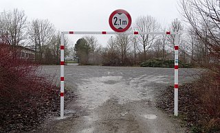 Als Tatort gilt nach Informationen der Polizei ein Schotterparkplatz an der Ostpreußenstraße in Steinheim. - Svenja Ludwig Als Tatort gilt nach Informationen der Polizei ein Schotterparkplatz an der Ostpreußenstraße in Steinheim. - Svenja Ludwig