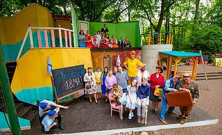 "Pippi Langstrumpf": Das Familienstück dieser Saison ist neben dem Abendstück die letzte Inszenierung der Freilichtbühne im bekannten Ambiente. Das Eingangsgebäude mit Toiletten, Regie und Lager wird neu gebaut. - Björn Leisten "Pippi Langstrumpf": Das Familienstück dieser Saison ist neben dem Abendstück die letzte Inszenierung der Freilichtbühne im bekannten Ambiente. Das Eingangsgebäude mit Toiletten, Regie und Lager wird neu gebaut. - Björn Leisten