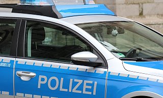 Die Polizei wurde zu einem Einsatz ins Wiehengebirge gerufen, wo drei Männer ein Sofa und einen Sessel in der Natur abladen wollten. - (Symbolbild): Pixabay Die Polizei wurde zu einem Einsatz ins Wiehengebirge gerufen, wo drei Männer ein Sofa und einen Sessel in der Natur abladen wollten. - (Symbolbild): Pixabay