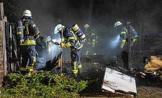 Die Feuerwehr rückte zu einem Brand nahe der Lutherkirche aus. - Foto: Christian Mathiesen Die Feuerwehr rückte zu einem Brand nahe der Lutherkirche aus. - Foto: Christian Mathiesen