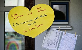 Kitas sind aktuell noch geschlossen. - picture alliance Kitas sind aktuell noch geschlossen. - picture alliance