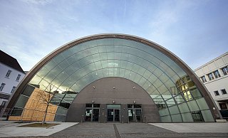 Die Messe- und Ausstellungshalle zwischen Hauptbahnhof und Stadthalle wird zum Bielefelder Impfzentrum. - Oliver Krato Die Messe- und Ausstellungshalle zwischen Hauptbahnhof und Stadthalle wird zum Bielefelder Impfzentrum. - Oliver Krato