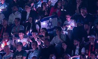 Auf der Straße Proteste, in der Halle Unterstützung für Israel beim ESC in Basel (Archivbild). - Jens Büttner/dpa Auf der Straße Proteste, in der Halle Unterstützung für Israel beim ESC in Basel (Archivbild). - Jens Büttner/dpa
