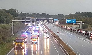 Auf der A 33 staute sich der Verkehr nach dem Unfall auf rund drei Kilometern. - Christian Mathiesen Auf der A 33 staute sich der Verkehr nach dem Unfall auf rund drei Kilometern. - Christian Mathiesen