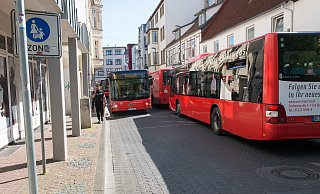 Die Stadt wird die Verlegung des Bus-Knotenpunktes vom Alten Markt zum Bahnhof weiter verfolgen. - Ralf Bittner Die Stadt wird die Verlegung des Bus-Knotenpunktes vom Alten Markt zum Bahnhof weiter verfolgen. - Ralf Bittner