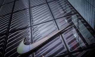 Nur in den Nike-Stores ging der Umsatz nach oben. (Archivbild) - Michael Kappeler/dpa Nur in den Nike-Stores ging der Umsatz nach oben. (Archivbild) - Michael Kappeler/dpa