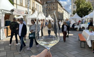 Noch bis zum 7. September läuft der Weinmarkt in Bielefeld. - Gina Köhler Noch bis zum 7. September läuft der Weinmarkt in Bielefeld. - Gina Köhler