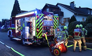 Der in der Vom-Stein-Straße gemeldete Kellerbrand erweist sich als kräftige Verpuffung an der Ölzentralheizung. - Feuerwehr Der in der Vom-Stein-Straße gemeldete Kellerbrand erweist sich als kräftige Verpuffung an der Ölzentralheizung. - Feuerwehr