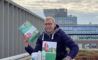 Till-Jonas Uphoff war an der Entwicklung des Hygienearmbandes Cleanbrace beteiligt. Mittlerweile verbreitet sich das Produkt auf dem deutschen Markt. - privat Till-Jonas Uphoff war an der Entwicklung des Hygienearmbandes Cleanbrace beteiligt. Mittlerweile verbreitet sich das Produkt auf dem deutschen Markt. - privat
