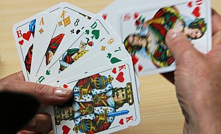 Erfunden in Paderborn: Das Kartenspiel 66 stammt angeblich aus ostwestfälischen Domstadt. Das Symbolfoto ist nicht ganz korrekt: Beim Kartenspiel 66 gibt es keine 7 und keine 8. - picture alliance / dpa Erfunden in Paderborn: Das Kartenspiel 66 stammt angeblich aus ostwestfälischen Domstadt. Das Symbolfoto ist nicht ganz korrekt: Beim Kartenspiel 66 gibt es keine 7 und keine 8. - picture alliance / dpa