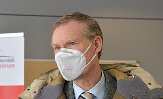 Landrat Sven-Georg Adenauer: "Ich werde deutlich machen, dass wir mit dieser Vorgehensweise ganz und gar nicht einverstanden sind." - Jens Dünhölter Landrat Sven-Georg Adenauer: "Ich werde deutlich machen, dass wir mit dieser Vorgehensweise ganz und gar nicht einverstanden sind." - Jens Dünhölter