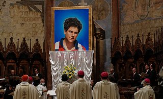 2020 wurde Carlo Acutis bereits seliggesprochen. (Archivbild) - Gregorio Borgia/AP/dpa 2020 wurde Carlo Acutis bereits seliggesprochen. (Archivbild) - Gregorio Borgia/AP/dpa