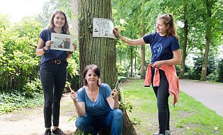 Phöbe Schröder (v. l.), Svenja Winkler und Julie Mettenbrink von Fridays for Future und Parents for Future rufen Kinder und Jugendliche zu einem Malwettbewerb auf. - Ralf Bittner Phöbe Schröder (v. l.), Svenja Winkler und Julie Mettenbrink von Fridays for Future und Parents for Future rufen Kinder und Jugendliche zu einem Malwettbewerb auf. - Ralf Bittner