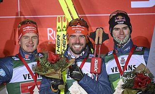 Julian Schmid (l), Johannes Rydzek (M) und Vinzenz Geiger sorgten in Finnland für ein deutsches Podest in der Norischen Kombination. - Markku Ulander/Lehtikuva/dpa Julian Schmid (l), Johannes Rydzek (M) und Vinzenz Geiger sorgten in Finnland für ein deutsches Podest in der Norischen Kombination. - Markku Ulander/Lehtikuva/dpa