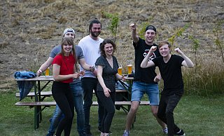 Für Jung und Alt: Jeder vermisst das Partyleben - Joel Beinke Für Jung und Alt: Jeder vermisst das Partyleben - Joel Beinke
