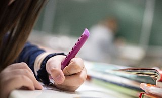 Die Christdemokraten wollen sich thematisch neu aufstellen - und fordern unter anderem verpflichtende Deutschkurse für Vorschulkinder mit Sprachdefiziten. - Marijan Murat/dpa Die Christdemokraten wollen sich thematisch neu aufstellen - und fordern unter anderem verpflichtende Deutschkurse für Vorschulkinder mit Sprachdefiziten. - Marijan Murat/dpa