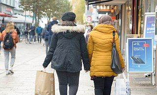 Im Kreis Höxter gelten ab Samstag neue, lockerere Corona-Regeln. - Lena Henning (Symbolbild) Im Kreis Höxter gelten ab Samstag neue, lockerere Corona-Regeln. - Lena Henning (Symbolbild)