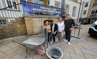 Eva Schreiber (ISB), Charlotte Höpker (Theater), Christine Harodt (ISB) und Andreas Oehme (Sternzeit, vl.l.) berichten vom Umbau. - Andreas Zobe Eva Schreiber (ISB), Charlotte Höpker (Theater), Christine Harodt (ISB) und Andreas Oehme (Sternzeit, vl.l.) berichten vom Umbau. - Andreas Zobe