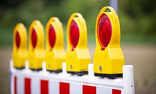 Vor allem im Berufs- und Feierabendverkehr kommt es auf den Umleitungsstraßen rund um die B61 zu stockendem Verkehr. - Symbolfoto/picture alliance Vor allem im Berufs- und Feierabendverkehr kommt es auf den Umleitungsstraßen rund um die B61 zu stockendem Verkehr. - Symbolfoto/picture alliance