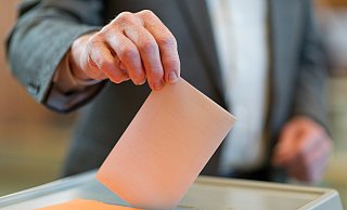Zur Wahl im September ändern sich in Bielefeld mehrere Wahlkreise. Rund 2.000 Wähler sind betroffen. - Uwe Anspach Zur Wahl im September ändern sich in Bielefeld mehrere Wahlkreise. Rund 2.000 Wähler sind betroffen. - Uwe Anspach