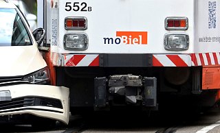 Ein Auto und die Stadtbahn der LInie 2 sind zusammengestoßen. - Symbolfoto: Sarah Jonek Ein Auto und die Stadtbahn der LInie 2 sind zusammengestoßen. - Symbolfoto: Sarah Jonek