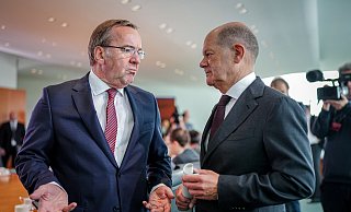 Verteidigungsminister Boris Pistorius (l.) oder Bundeskanzler Olaf Scholz? Wer wird Kanzlerkandidat der SPD? - Kay Nietfeld/picture alliance/dpa Verteidigungsminister Boris Pistorius (l.) oder Bundeskanzler Olaf Scholz? Wer wird Kanzlerkandidat der SPD? - Kay Nietfeld/picture alliance/dpa