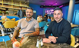 Serkan Tas und Turgay Evcimen (Geschäftsführer) im Tusé - der Ort ist prominent. - Barbara Franke Serkan Tas und Turgay Evcimen (Geschäftsführer) im Tusé - der Ort ist prominent. - Barbara Franke