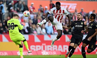 Der 1. FC Köln und der VfB Stuttgart lieferten sich ein umkämpftes Duell. - Federico Gambarini/dpa Der 1. FC Köln und der VfB Stuttgart lieferten sich ein umkämpftes Duell. - Federico Gambarini/dpa