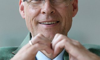 Sven-Georg Adenauer 2016 bei der Aktion "Gütersloh zeigt Herz". - Patrick Menzel Sven-Georg Adenauer 2016 bei der Aktion "Gütersloh zeigt Herz". - Patrick Menzel