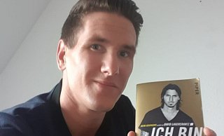 Cooler Fußballer Zlatan Ibrahimovic: Sascha Wohlann mit der Biografie des wilden Schweden. - Bentrup Cooler Fußballer Zlatan Ibrahimovic: Sascha Wohlann mit der Biografie des wilden Schweden. - Bentrup
