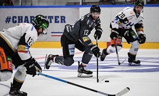 Stürmt ab jetzt für die Ice Dragons: Sebastian Christmann. - HEV Stürmt ab jetzt für die Ice Dragons: Sebastian Christmann. - HEV