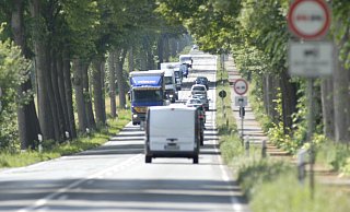Die B 61 zwischen Bielefeld und Gütersloh soll vierspurig ausgebaut werden. - Christian Weische Die B 61 zwischen Bielefeld und Gütersloh soll vierspurig ausgebaut werden. - Christian Weische