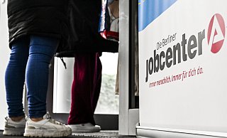 Die Anschubfinanzierung im Bürgergeld soll für Langzeitarbeitslose ein Anreiz zur Aufnahme von Arbeit sein. - Jens Kalaene Die Anschubfinanzierung im Bürgergeld soll für Langzeitarbeitslose ein Anreiz zur Aufnahme von Arbeit sein. - Jens Kalaene
