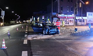 Der erheblich beschädigte Audi Avant des Bad Oeynhauseners wurde später abgeschleppt. - Polizei Minden-Lübbecke Der erheblich beschädigte Audi Avant des Bad Oeynhauseners wurde später abgeschleppt. - Polizei Minden-Lübbecke