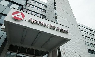 Alle bereits vereinbarten persönlichen Gesprächstermine bei der Paderborner Agentur für Arbeit wurden gestrichen. - Björn Leisten Alle bereits vereinbarten persönlichen Gesprächstermine bei der Paderborner Agentur für Arbeit wurden gestrichen. - Björn Leisten