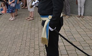 Festzug der Schützen in Willebadessen: Mario Schmidt, Oberst der Bruderschaft St. Sebastian, gibt den Befehl zum Abmarsch. - Stefan Köneke Festzug der Schützen in Willebadessen: Mario Schmidt, Oberst der Bruderschaft St. Sebastian, gibt den Befehl zum Abmarsch. - Stefan Köneke