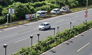 Das Eichamt musste zur Eichung der Blitzeranlage sämtliche Fahrspuren auf dem Ostwestfalendamm sperren lassen. - Barbara Franke Das Eichamt musste zur Eichung der Blitzeranlage sämtliche Fahrspuren auf dem Ostwestfalendamm sperren lassen. - Barbara Franke