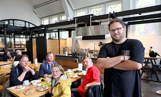 Gary Rainforth will seinen Imbiss "Mund-Werk" am kommenden Mittwoch in der Markthalle eröffnen. Die Gäste freuen sich schon darauf. - Frank-Michael Kiel-Steinkamp Gary Rainforth will seinen Imbiss "Mund-Werk" am kommenden Mittwoch in der Markthalle eröffnen. Die Gäste freuen sich schon darauf. - Frank-Michael Kiel-Steinkamp