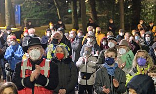 Drei Wochen nach der ersten Gegendemonstration zu den Lichterspaziergängen rufen Grüne und SPD zur Gründung eines Aktionsbündnisses auf. - Thorsten Gödecker Drei Wochen nach der ersten Gegendemonstration zu den Lichterspaziergängen rufen Grüne und SPD zur Gründung eines Aktionsbündnisses auf. - Thorsten Gödecker