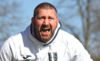 Sascha Mölders, Coach des Fußball-Regionalligisten SC Wiedenbrück, verfolgt die Entwicklung bei einem Konkurrenten um den Klassenverbleib durchaus mit Wut im Bauch. - sport/presse/foto Dünhölter Sascha Mölders, Coach des Fußball-Regionalligisten SC Wiedenbrück, verfolgt die Entwicklung bei einem Konkurrenten um den Klassenverbleib durchaus mit Wut im Bauch. - sport/presse/foto Dünhölter