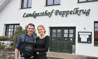 Jörg und Diana Haskenhoff führen gemeinsam den Landgasthof Pappelkrug in Halle im Kreis Gütersloh. - Frank Jasper Jörg und Diana Haskenhoff führen gemeinsam den Landgasthof Pappelkrug in Halle im Kreis Gütersloh. - Frank Jasper