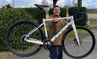 Mit seinem Gravelbike, einer Art Mischung aus Rennrad und Crossrad, will der Verler Max Breitsprecher 180 Kilometer durch die Alpen fahren. - Max Breitsprecher Mit seinem Gravelbike, einer Art Mischung aus Rennrad und Crossrad, will der Verler Max Breitsprecher 180 Kilometer durch die Alpen fahren. - Max Breitsprecher