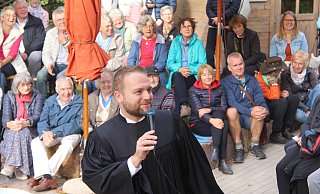 Pfarrer Tim Wendorff freut sich über die große Resonanz. Foto: Burkhard Battran - Burkhard Battran Pfarrer Tim Wendorff freut sich über die große Resonanz. Foto: Burkhard Battran - Burkhard Battran